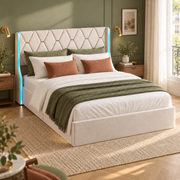 Lit coffre en velours beige 160 × 200 cm — mise en scène dans une chambre vert olive